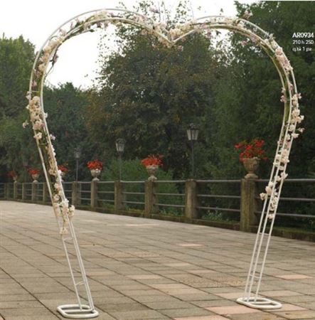 Strutture. Arco Sposi Cuore Metallo Bianco 210x250