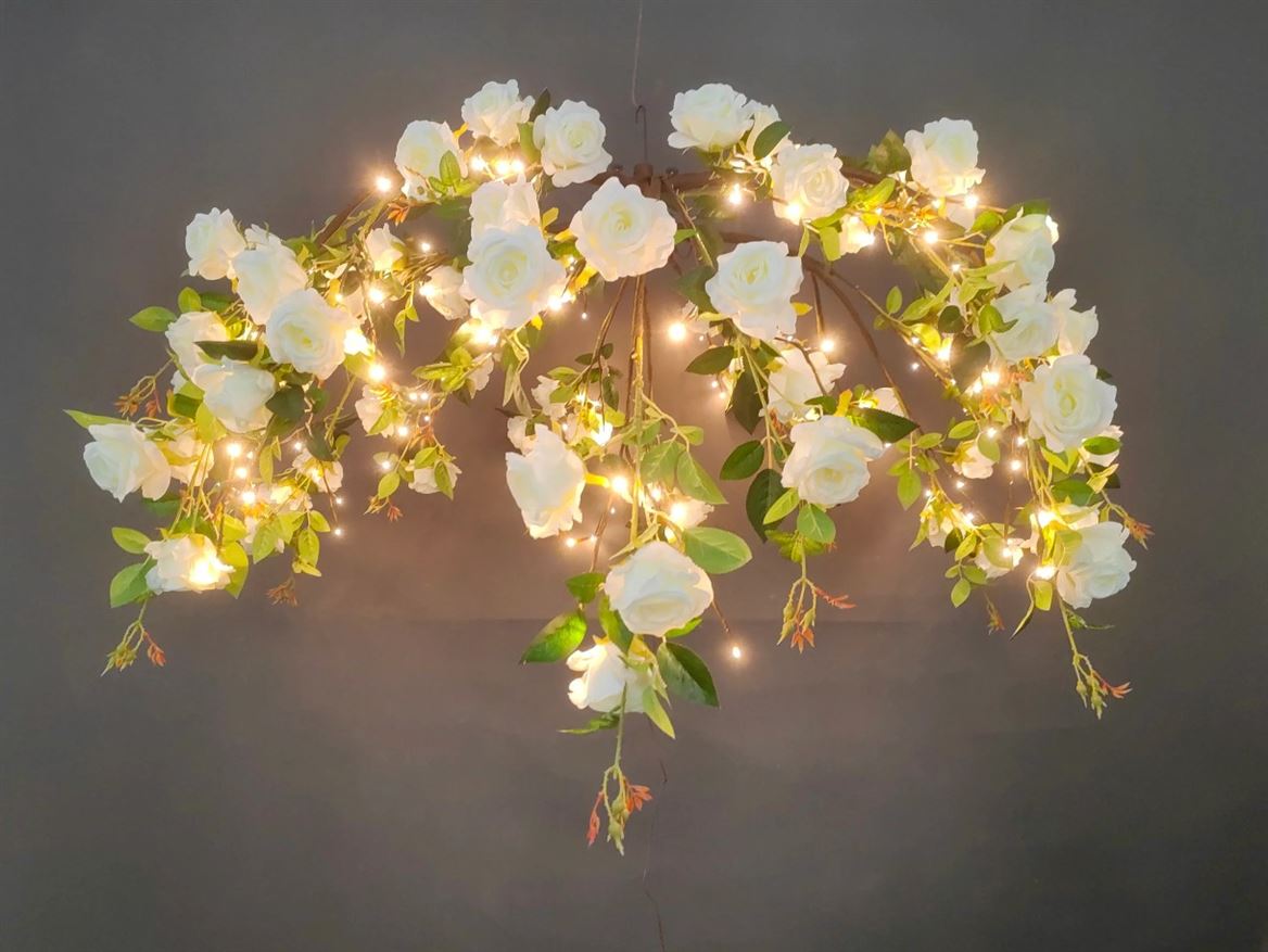 Wedd. Lampadario D.150cm Fiori Rose Bianco Con Led