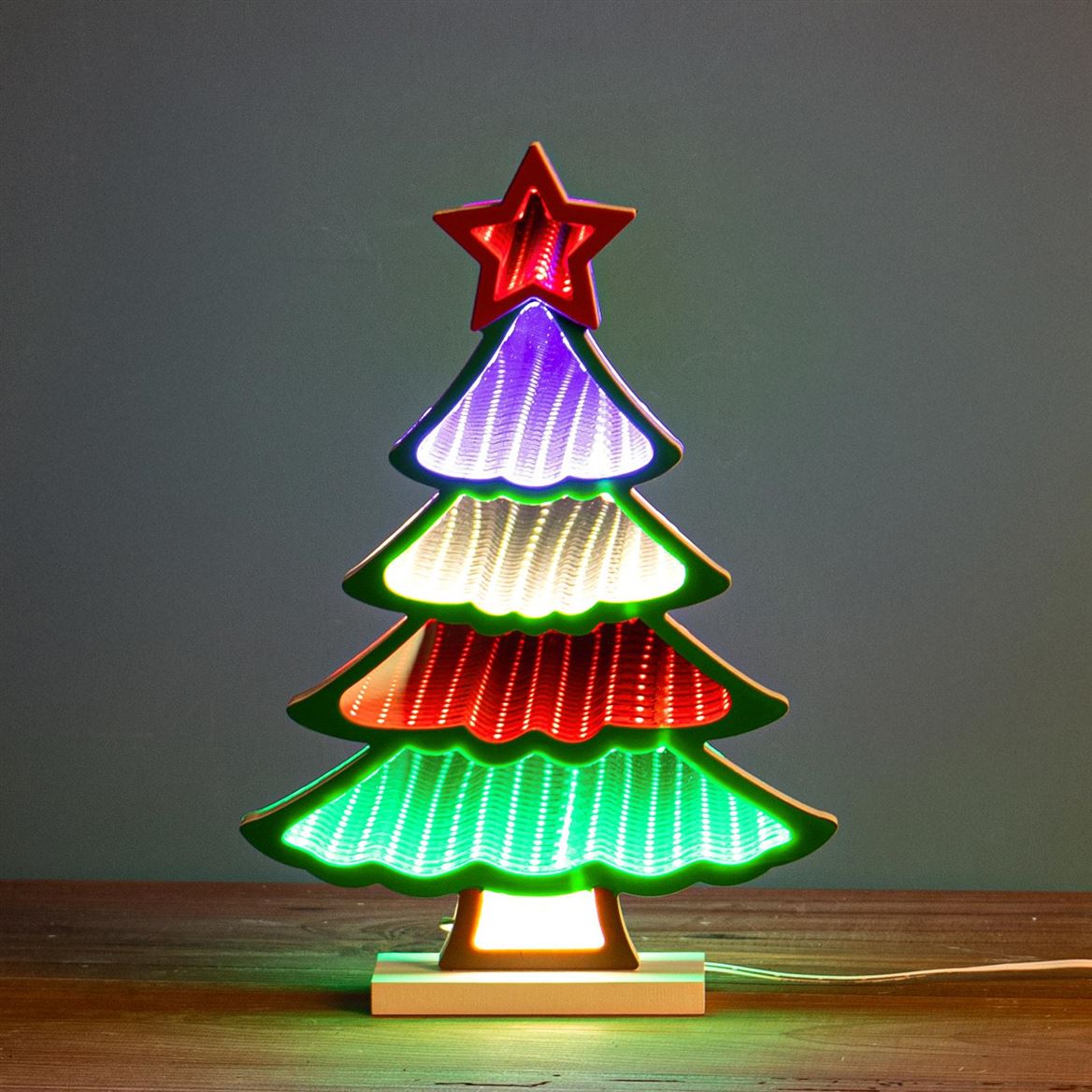 .xmas. Albero 21xh.31 Cm Led Con Base - Multicol.